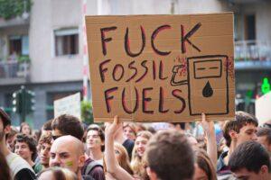 COP28 delegates fly 50,000 miles to agree fossil fuels are bad