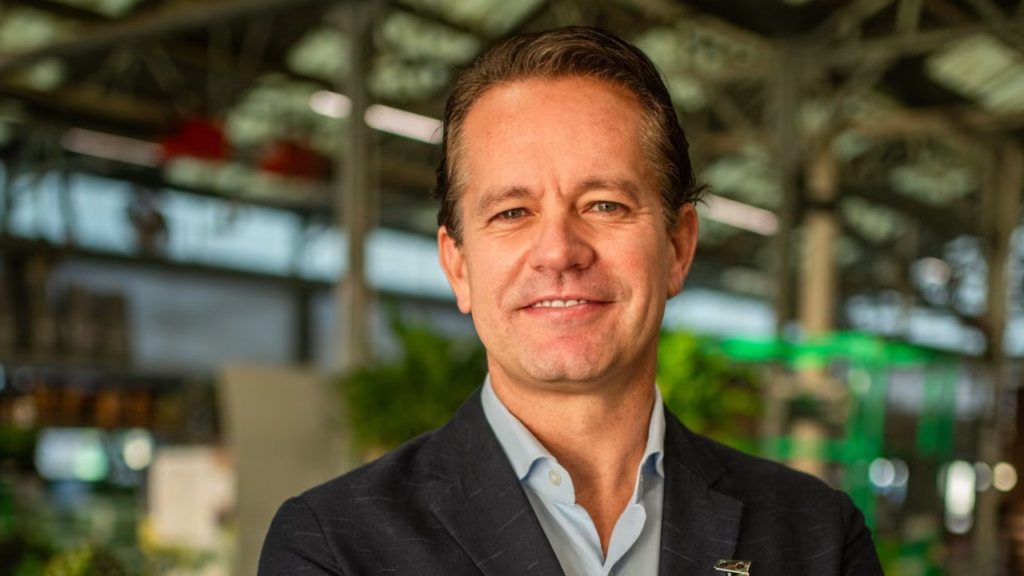 Walmart’s New CEO Started As A Shelf Stacker, Here’s How It Can Happen To You